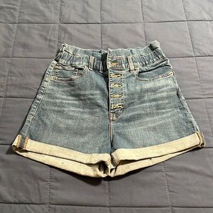 EXPRESS WOMANS SUPER HIGH RISE SHORTS